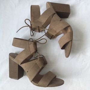 Taupe heeled sandal size 7.5